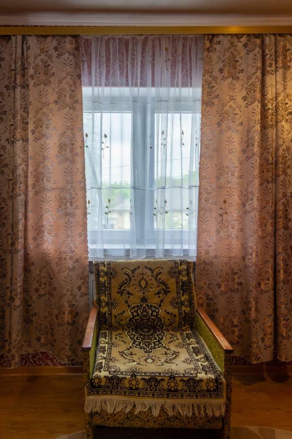 Rooms With Fortetsya View カームヤネツィ・ポジーリシクィイ エクステリア 写真