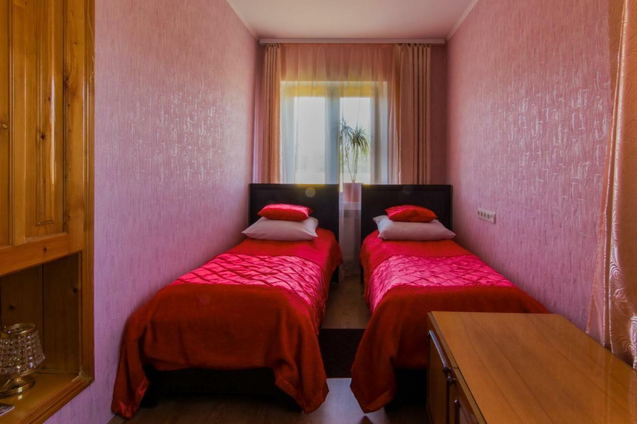 Rooms With Fortetsya View カームヤネツィ・ポジーリシクィイ エクステリア 写真