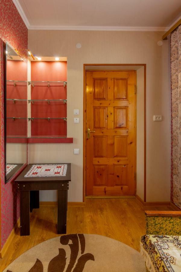Rooms With Fortetsya View カームヤネツィ・ポジーリシクィイ エクステリア 写真