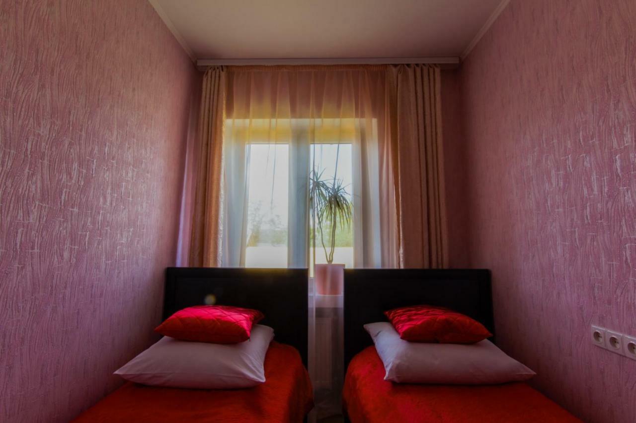 Rooms With Fortetsya View カームヤネツィ・ポジーリシクィイ エクステリア 写真