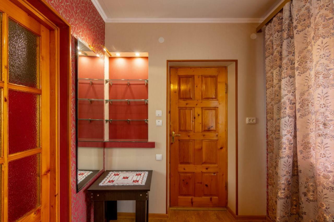Rooms With Fortetsya View カームヤネツィ・ポジーリシクィイ エクステリア 写真