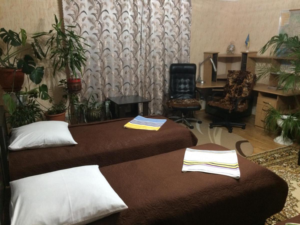 Rooms With Fortetsya View カームヤネツィ・ポジーリシクィイ エクステリア 写真